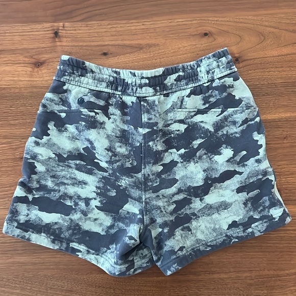 Lululemon Loungeful High-Rise Short 4" - Picture 4 of 8